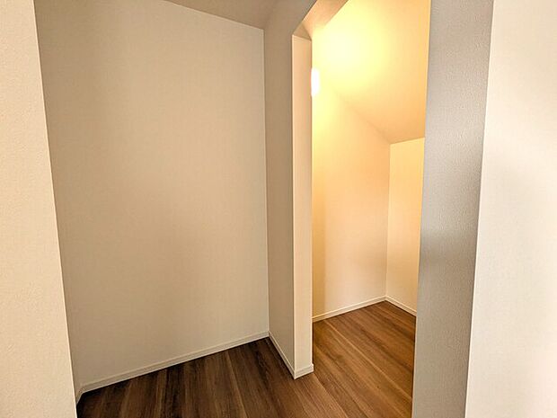 様々な用途でお使いいただけるフリースペース&収納力の高いウォークインクローゼット