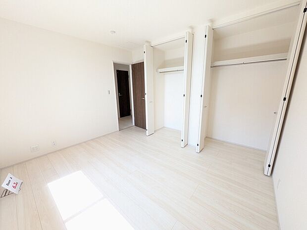 全居室収納スペースがついております