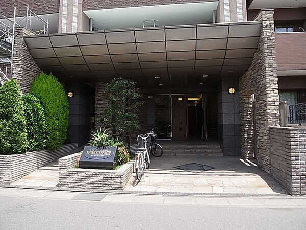 きれいなエントランスです
