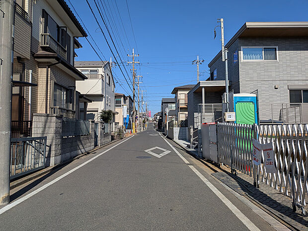 第一種低層住居専用地域内の閑静な住宅街