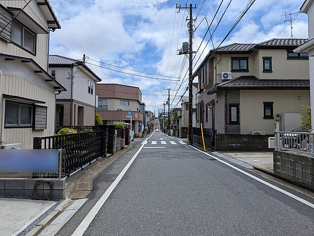 第一種低層住居専用地域内の閑静な住宅街