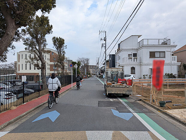 ショッピングモールが近く日々の買い物にも便利