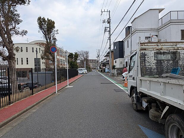 ショッピングモールが近く日々の買い物にも便利