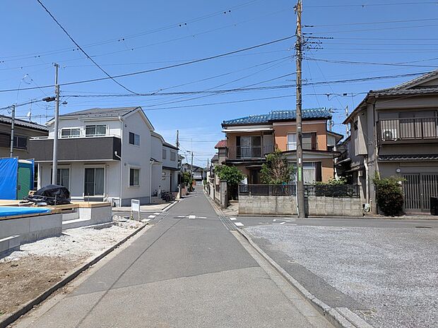 第一種低層住居専用地域内の閑静な住宅街