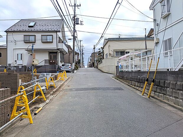 京成松戸線「習志野」駅徒歩8分、東葉高速鉄道「北習志野」駅徒歩11分
