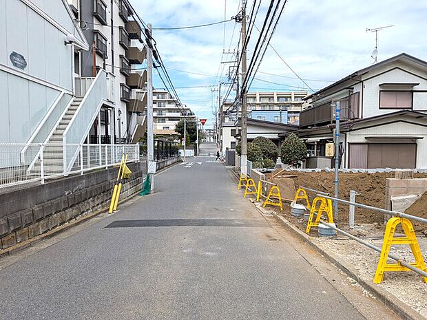 京成松戸線「習志野」駅徒歩8分、東葉高速鉄道「北習志野」駅徒歩11分
