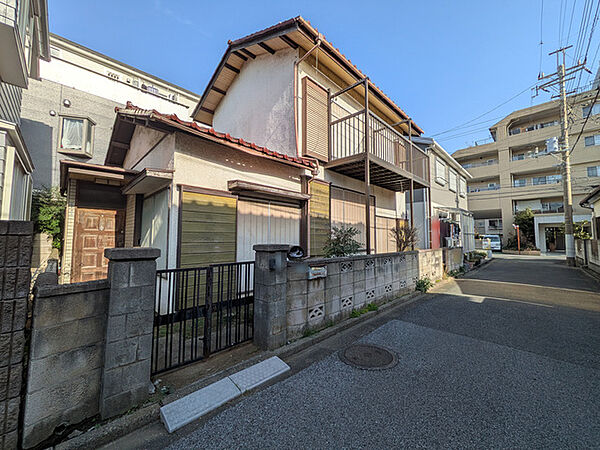 南東道路に面しており陽当たり良好◎