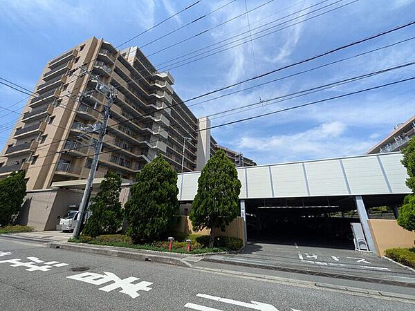 RC造12階建て、総戸数170戸のビッグコミュニティ
