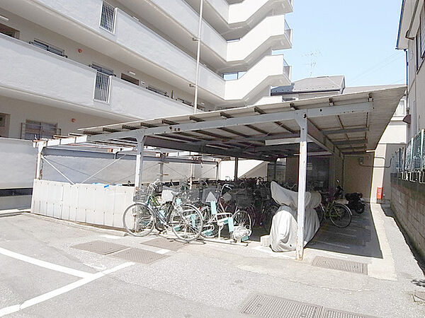 バイク置き場・駐輪場