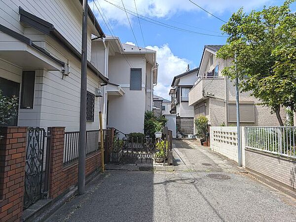 京成松戸線・東葉高速鉄道の2路線利用可能で通勤通学な立地