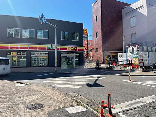 デイリーヤマザキ高根公団駅北口店440m徒歩6分