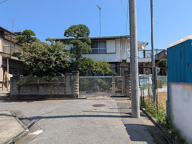 日々のお買い物に便利な商業施設が徒歩圏内に揃っており生活住環境良好