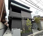 丸太町駅より徒歩13分 2階 築1年8ヶ月の賃貸物件