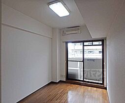 京阪本線 神宮丸太町駅 徒歩4分の賃貸マンション 3階1Kのリビング/ダイニング