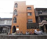 神宮丸太町駅より徒歩3分 3階 築53年の賃貸物件