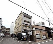 今出川駅より徒歩19分 築17年2ヶ月 5階建の賃貸物件