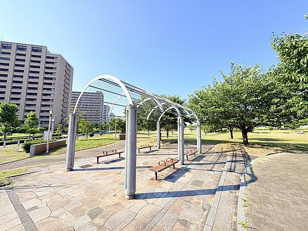 ●公演情報高見新家公園　徒歩1分