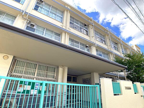 ●学校情報大阪市立此花中学校　徒歩11分