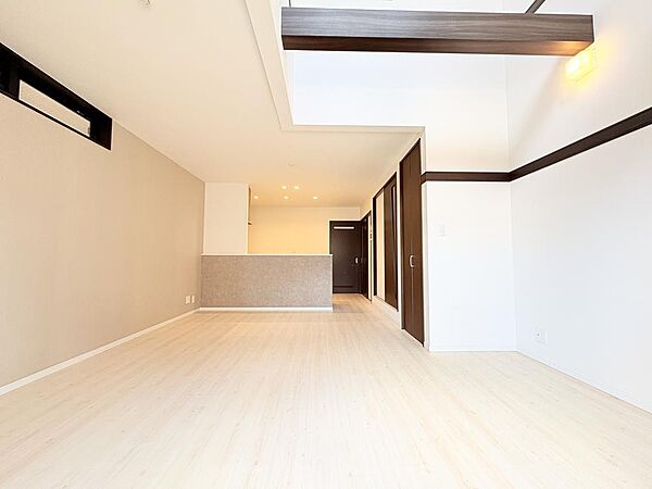 ●LDK約17.5帖：吹き抜けがある開放的な居住空間です