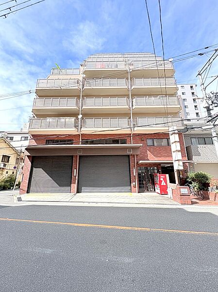 ●全室にエアコン設置可能（AC先行配管施工）やバスルームを1416サイズに拡張する施工内容となっています。