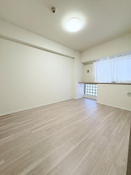 ●洋室約6.5帖（ウォークインクロゼット付き）