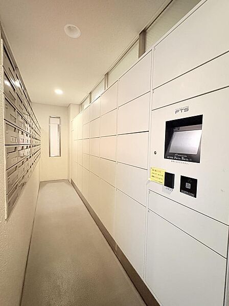 ●留守中も荷受けができる「宅配ボックス」有り