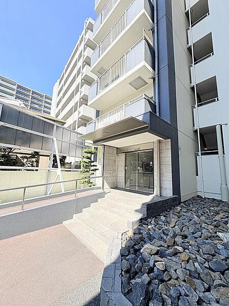 ●現地　エントランス付近