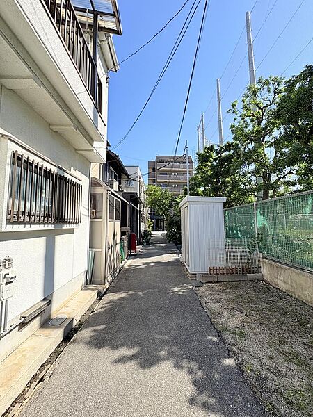 ●現地　南側通路の様子