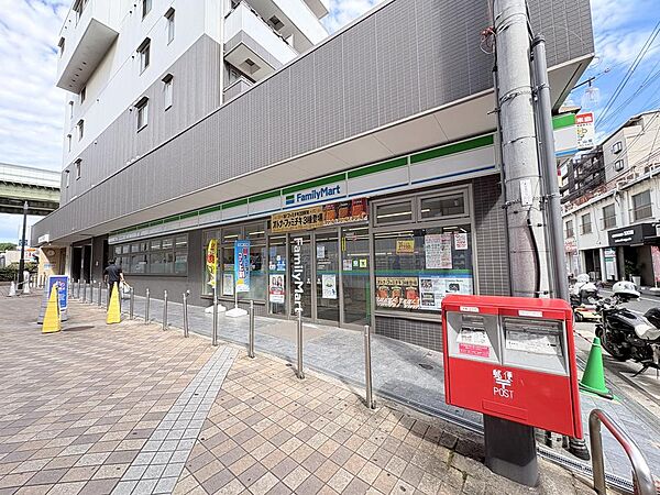 ●ファミリーマート阪神出来島駅前店　徒歩2分