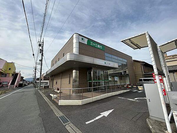 画像24:銀行「三十三銀行津新町支店まで117m」