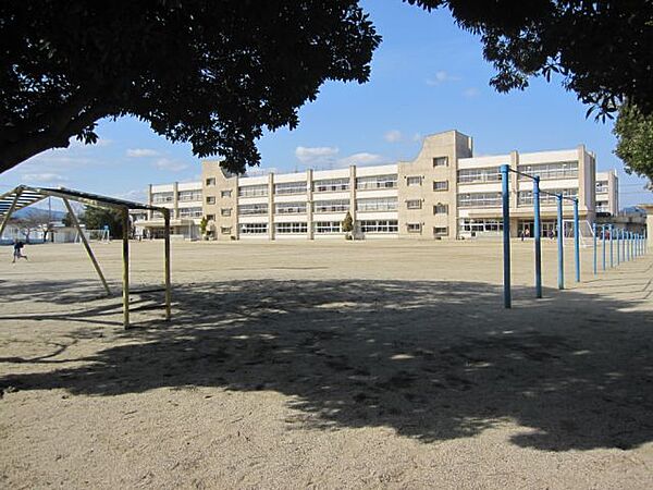 画像19:小学校「市立修成小学校まで970m」