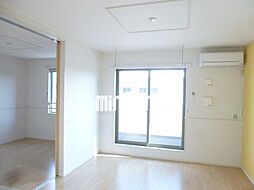 ユートピア・ナミ　ドゥ 2階2LDKのリビング/ダイニング