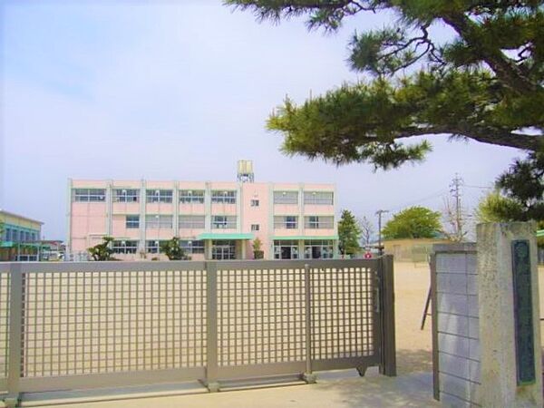 画像23:小学校「鈴鹿市立若松小学校まで1370m」