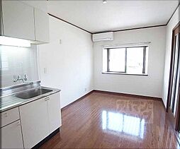 京阪本線 龍谷大前深草駅 徒歩4分の賃貸アパート 1階2LDKのリビング/ダイニング