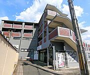 御陵駅より徒歩1分 3階 築28年の賃貸物件