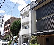 京都駅より徒歩10分 築36年9ヶ月 4階建の賃貸物件