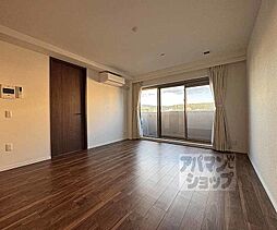 京都市営烏丸線 五条駅 徒歩3分の賃貸マンション 8階3LDKのリビング/ダイニング