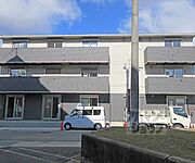 長岡京駅より徒歩38分 築4年8ヶ月 3階建の賃貸物件