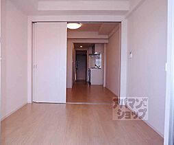 クローバー・レジデンス京都西大路 403 4階1LDKのリビング/ダイニング