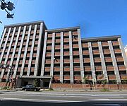 東野駅より徒歩1分 築19年 10階建の賃貸物件