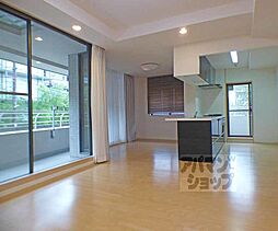 グランクール河原町二条 212 2階4LDKのリビング/ダイニング