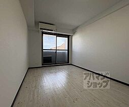 京都市営烏丸線 今出川駅 徒歩18分の賃貸マンション 5階1Kのリビング/ダイニング