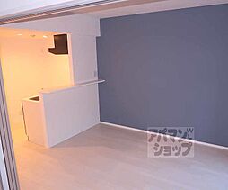 JR東海道・山陽本線 西大路駅 徒歩14分の賃貸マンション 4階1LDKのリビング/ダイニング