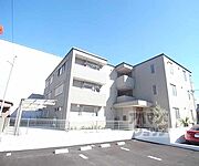 太秦駅より徒歩7分 築6年1ヶ月 3階建の賃貸物件