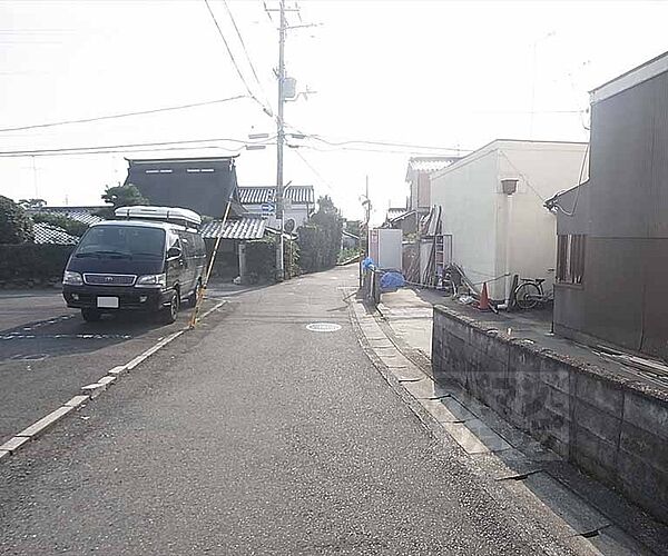 画像24:前面道路です