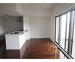 京都市営烏丸線 北大路駅 徒歩25分の賃貸マンション 4階3LDKのリビング/ダイニング