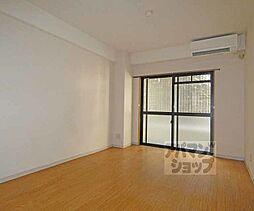 京阪本線 神宮丸太町駅 徒歩16分の賃貸マンション 1階1Kのリビング/ダイニング