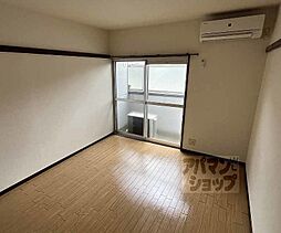 ラウンドテーブル 201 2階1Kのリビング/ダイニング