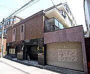 丸太町駅より徒歩12分 2階 築42年6ヶ月の賃貸物件