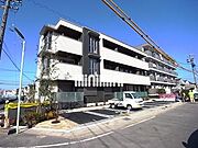 味美駅より徒歩33分 築8年5ヶ月 3階建の賃貸物件